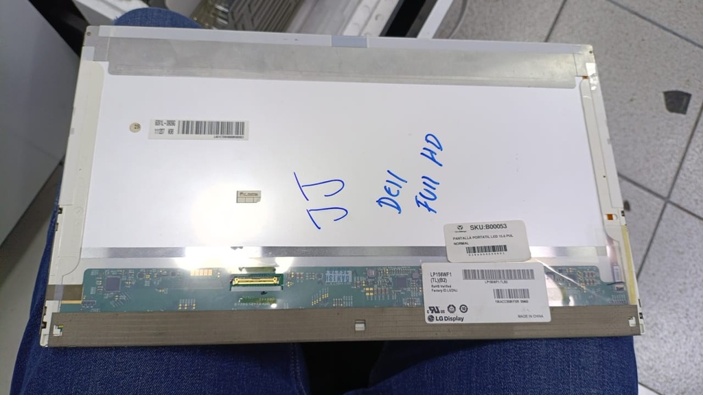 [B00053] PANTALLA PORTATIL LED 15.6 PUL 40 PINES NORMAL